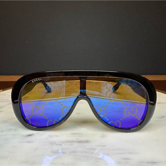 New! Authentic Gucci Shield Sunglasses - Picture 7 of 13